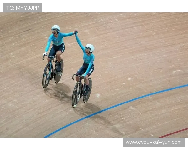 自行车赛队内默契换位成为夺冠法宝 自行车赛队内默契换位成为夺冠法宝